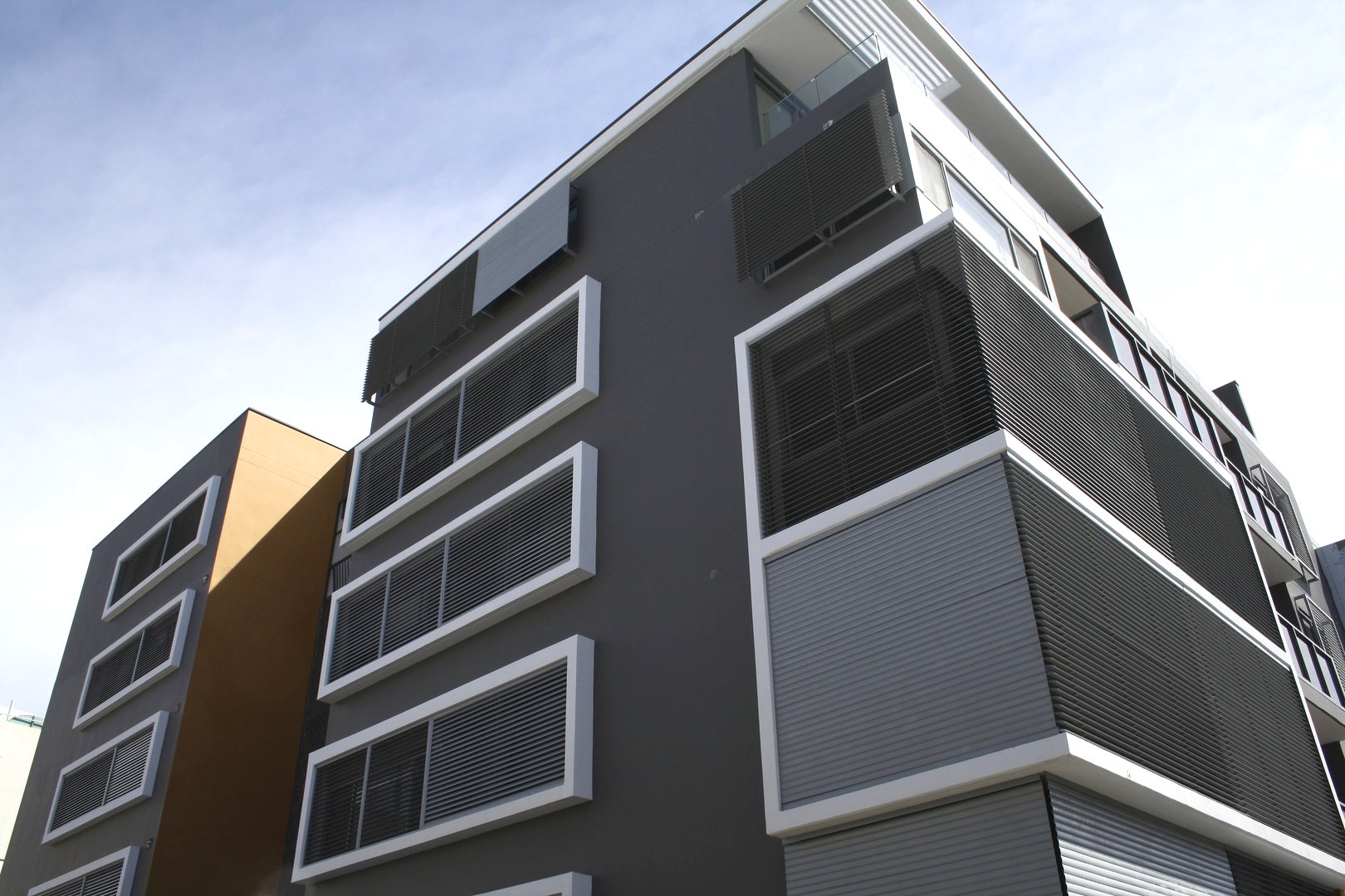 http://Maxim-Continuous-Louvres-10.jpg