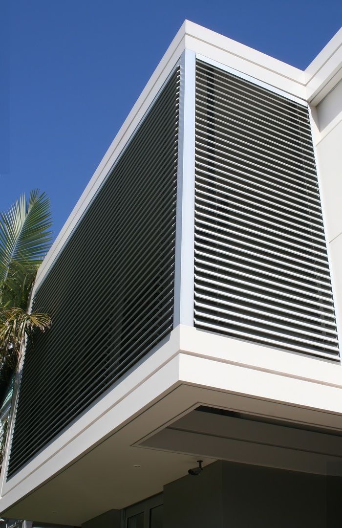 http://Maxim-Continuous-Louvres-Vertical-02.jpg